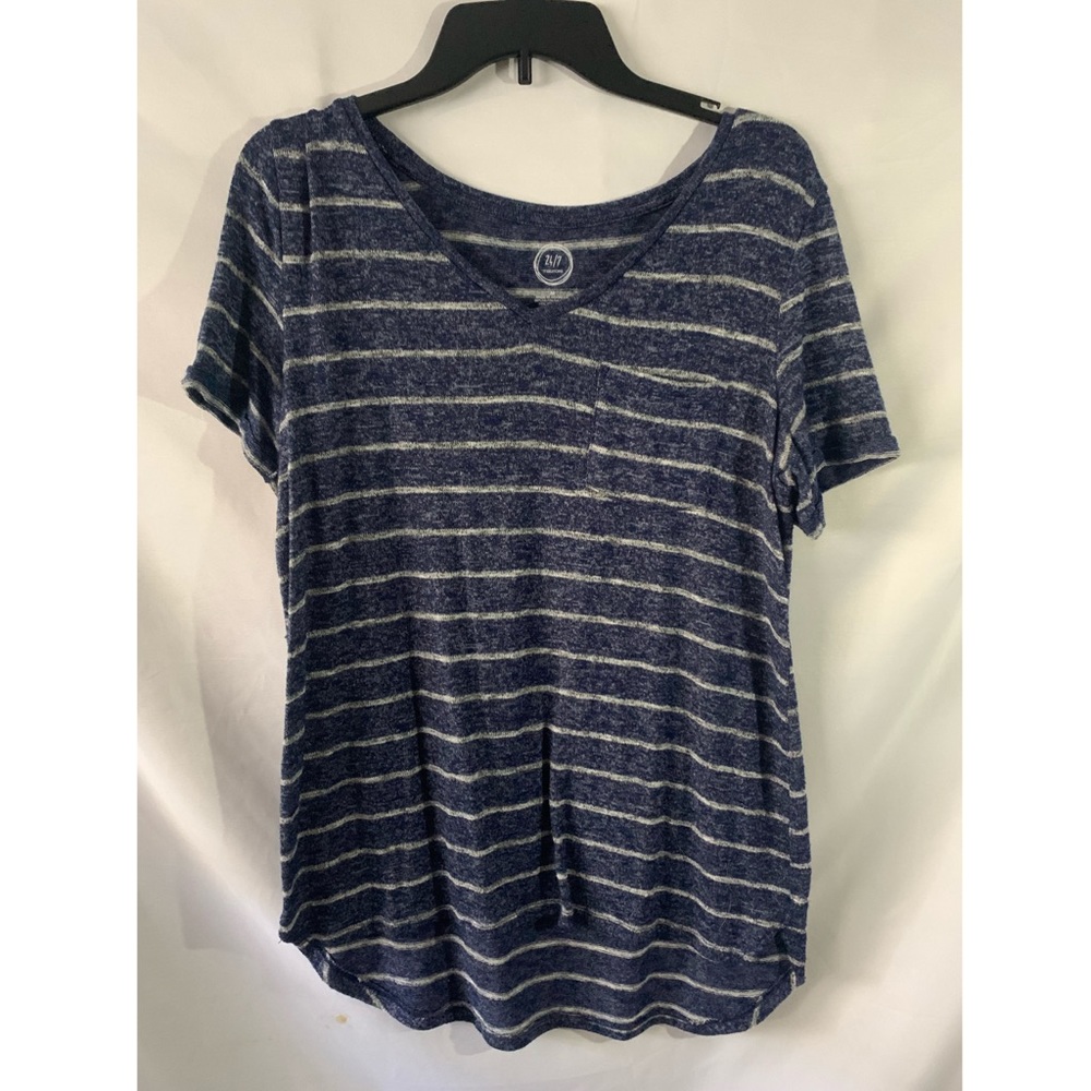 Maurice’s Navy Drop-tail T-shirt with Pocket